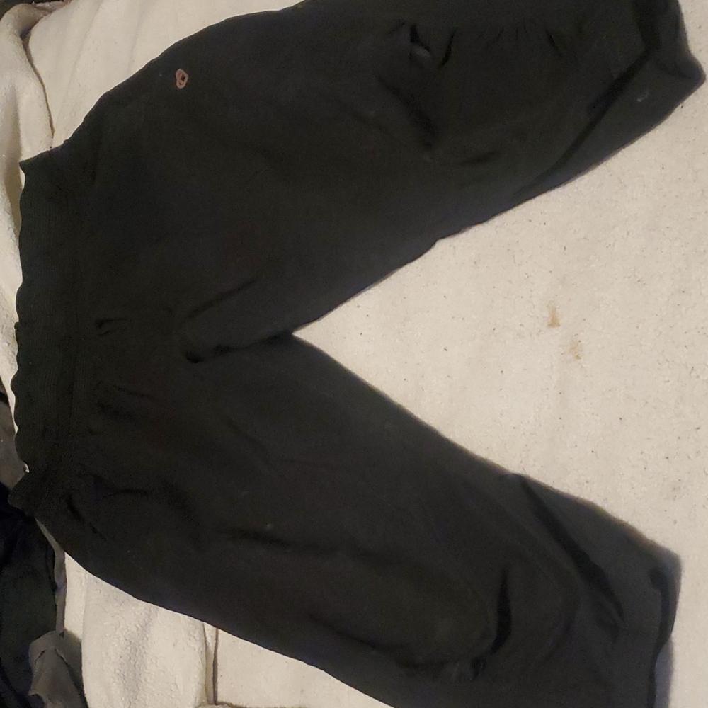 Coliseum Athletic 3/4 workout nylon style cropped pants